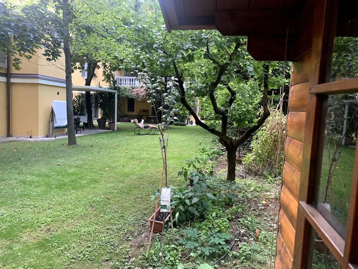 Holiday home Appartamento Loft Indipendente Circondato Da Giardino A 2 Passi Dal Centro Modena