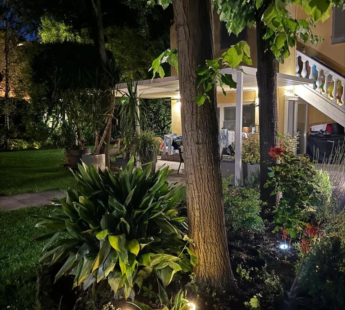 Appartamento Loft Indipendente Circondato Da Giardino A 2 Passi Dal Centro Modena Italy