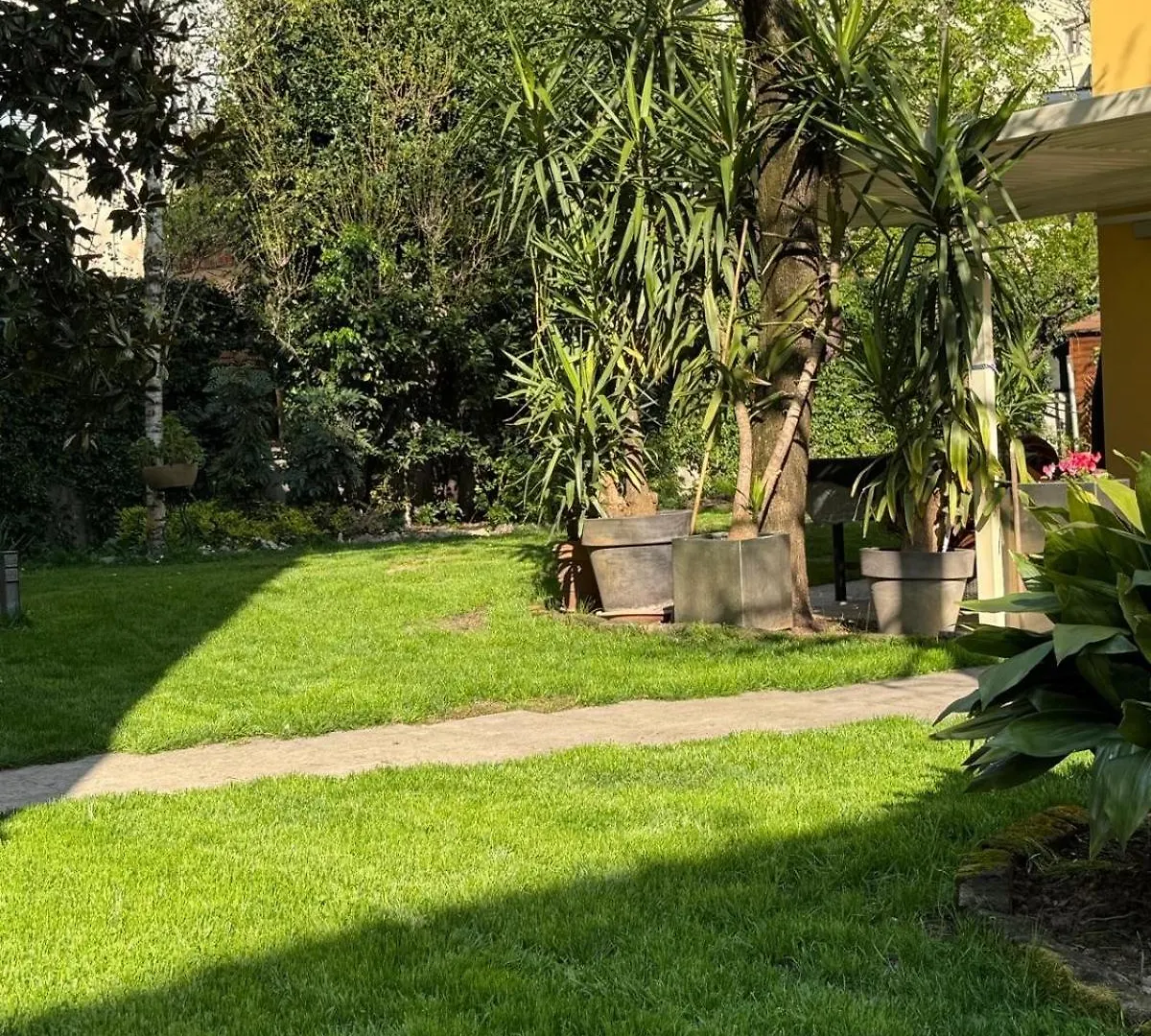 Appartamento Loft Indipendente Circondato Da Giardino A 2 Passi Dal Centro Modena 0*,  Italy